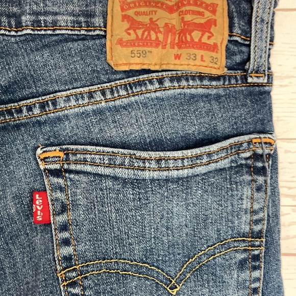 Levi’s 559 Red Tab Size 36X32 Medium Wash Straight Leg Jeans - Picture 8 of 10